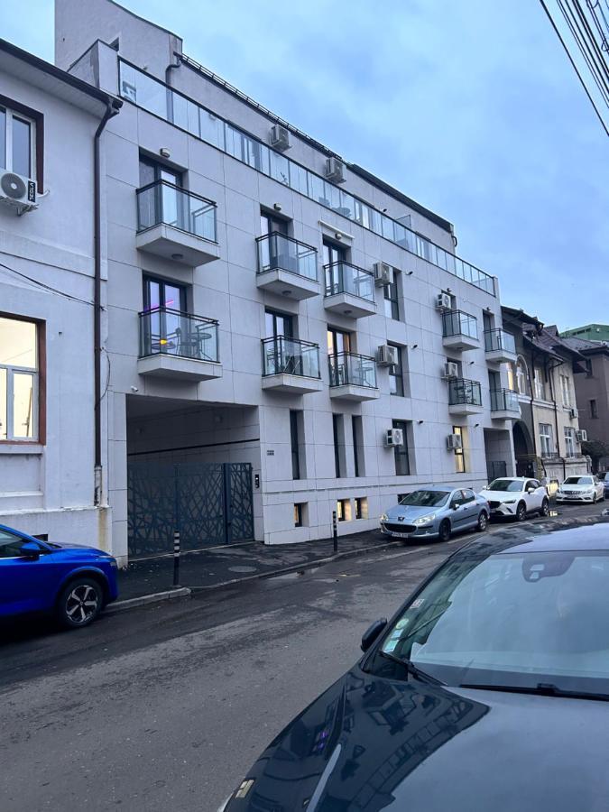 Industrial Style Apartment Bukares Bagian luar foto